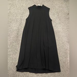 Sleeveless black dress. Small. Forever 21.